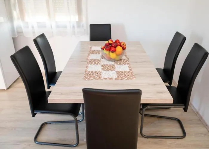 דירה One Bedroom With Terrace A1 שיבניק