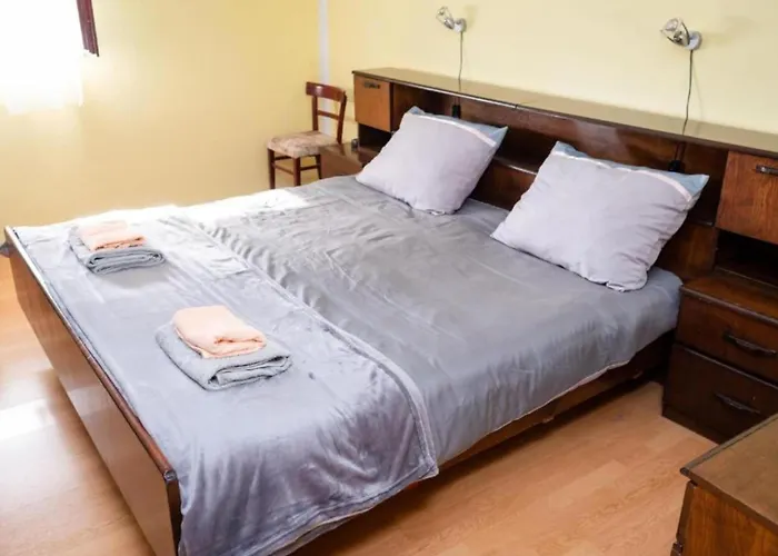 דירה One Bedroom With Terrace A1 שיבניק