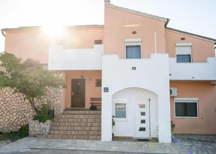 One Bedroom With Terrace A1 דירה