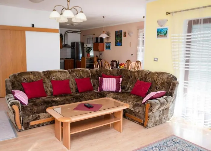 One Bedroom With Terrace A1 דירה