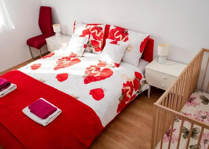 One Bedroom With Terrace A1 דירה שיבניק