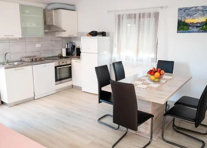 One Bedroom With Terrace A1 * שיבניק